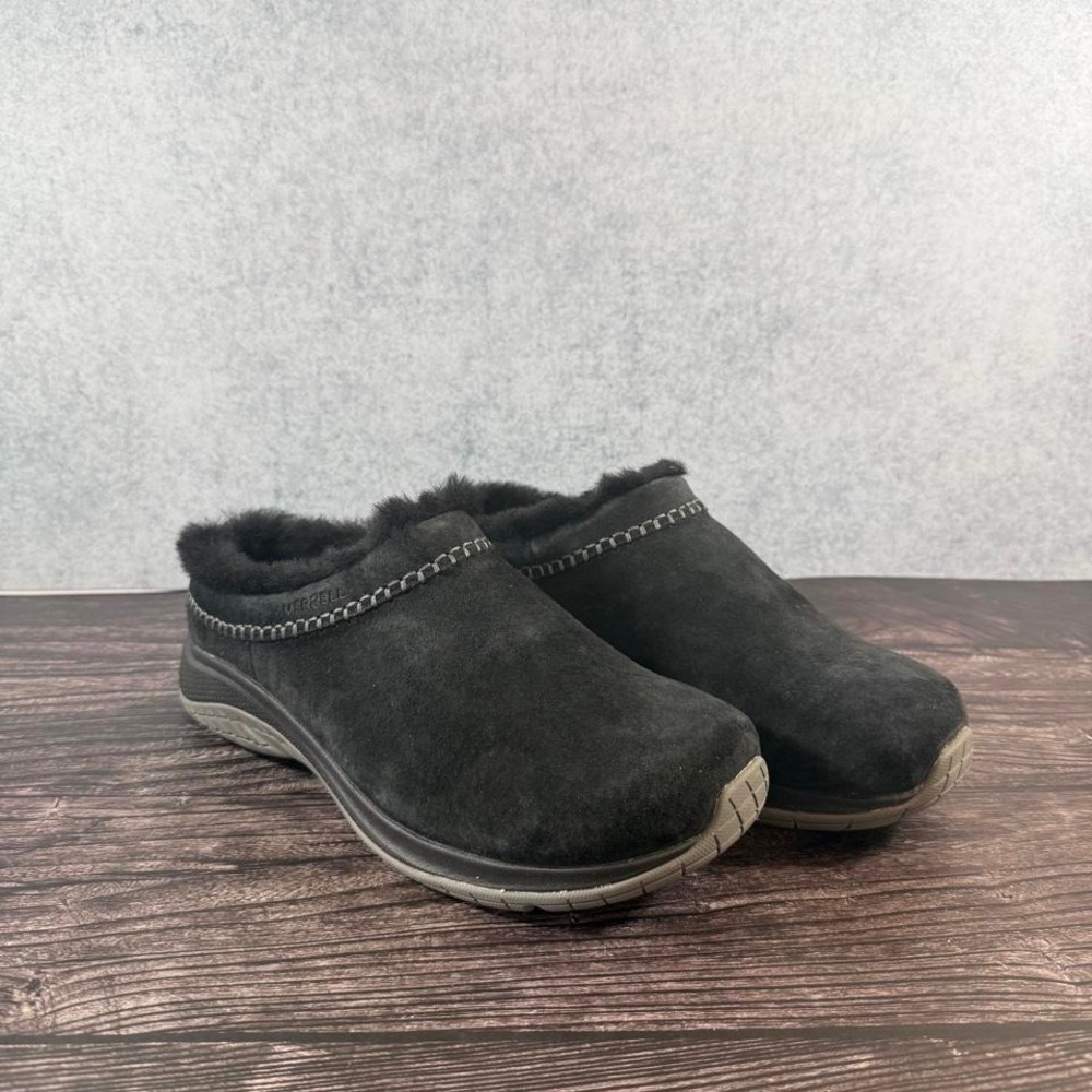 Women's Black suede clogs with fur lining, Size: US 8.5